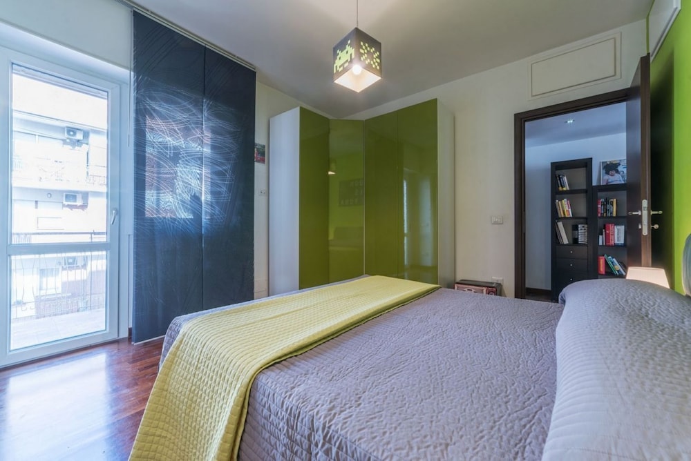 Pigneto & Malatesta Subway Flat