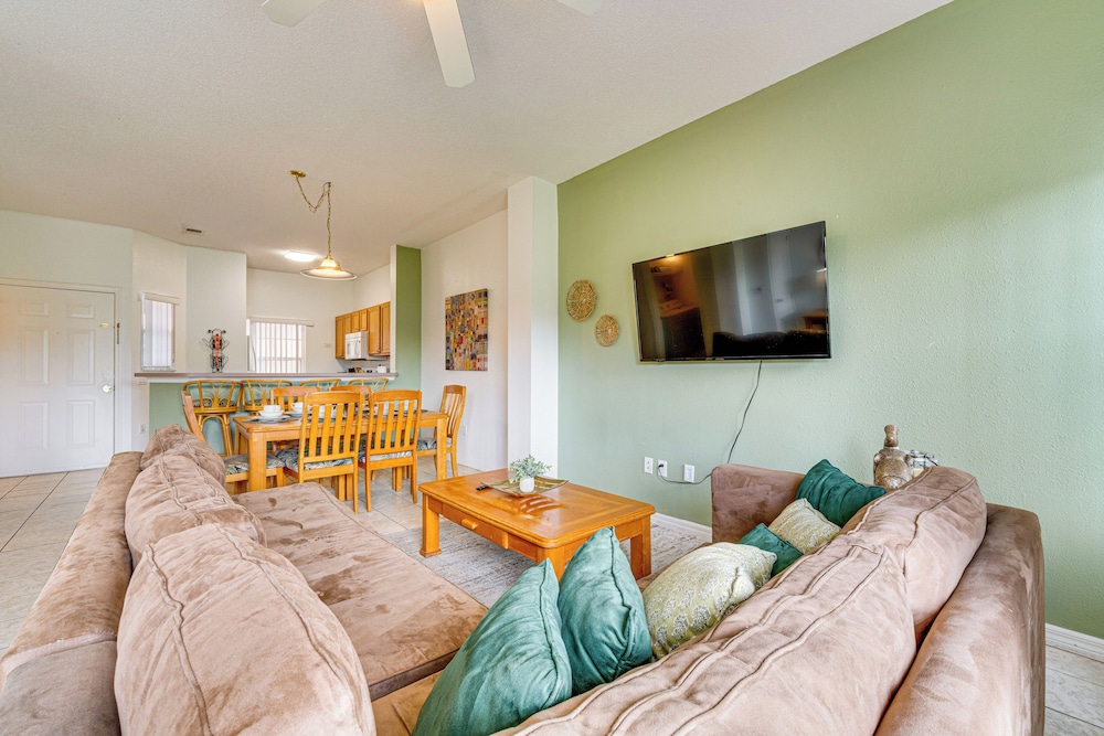 Townhouse in Lake Berkley Resort! 5 Mi to Old Town