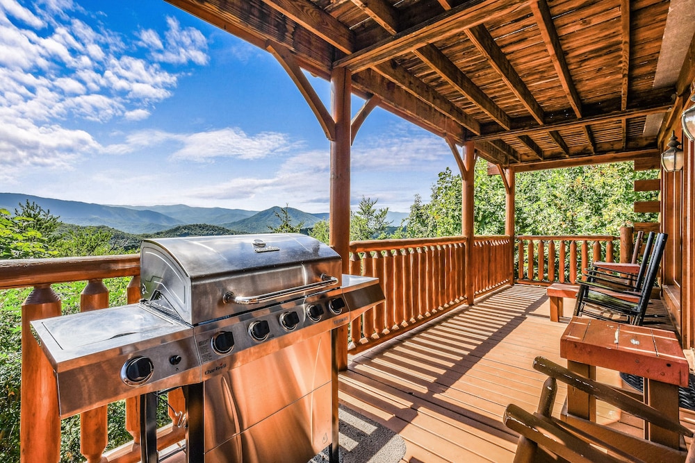 Extravagant View 3 Bedrooms 3 Bathrooms Cabin