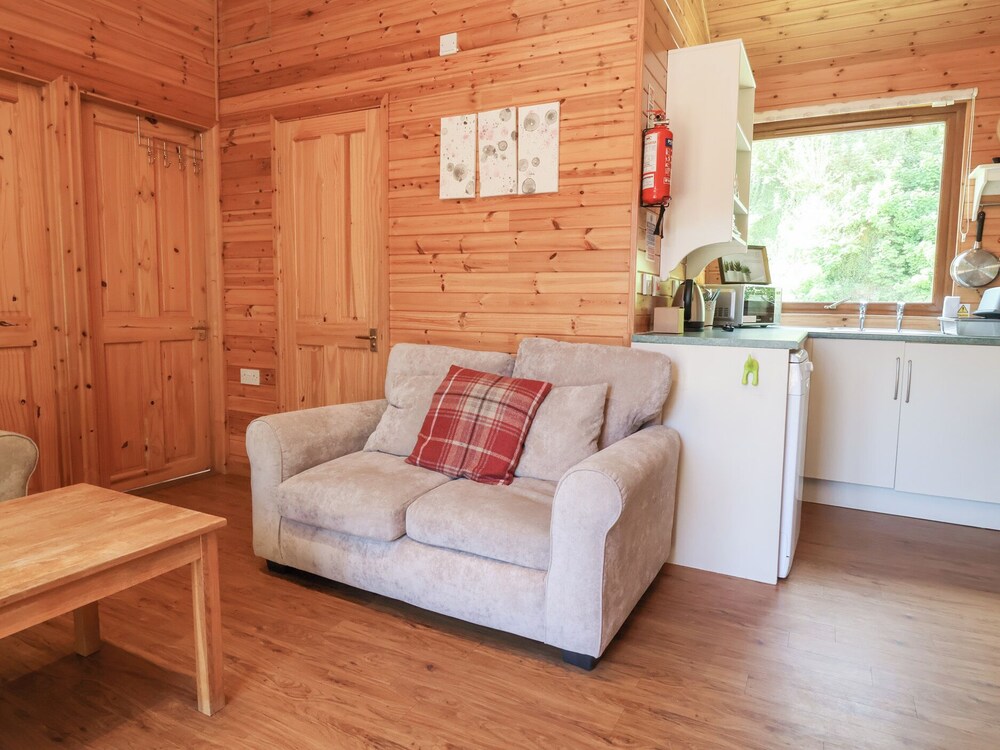 1 Manleigh Park