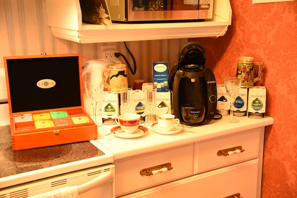 Brockville Vacations - The Noble Suites - Property Image 97