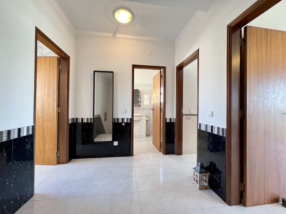 Pêra Stylish Villa With Pool by Homing