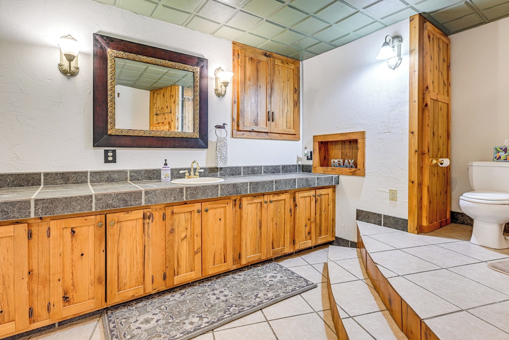 Hot Tub & Private Sauna: Wausau Family Home