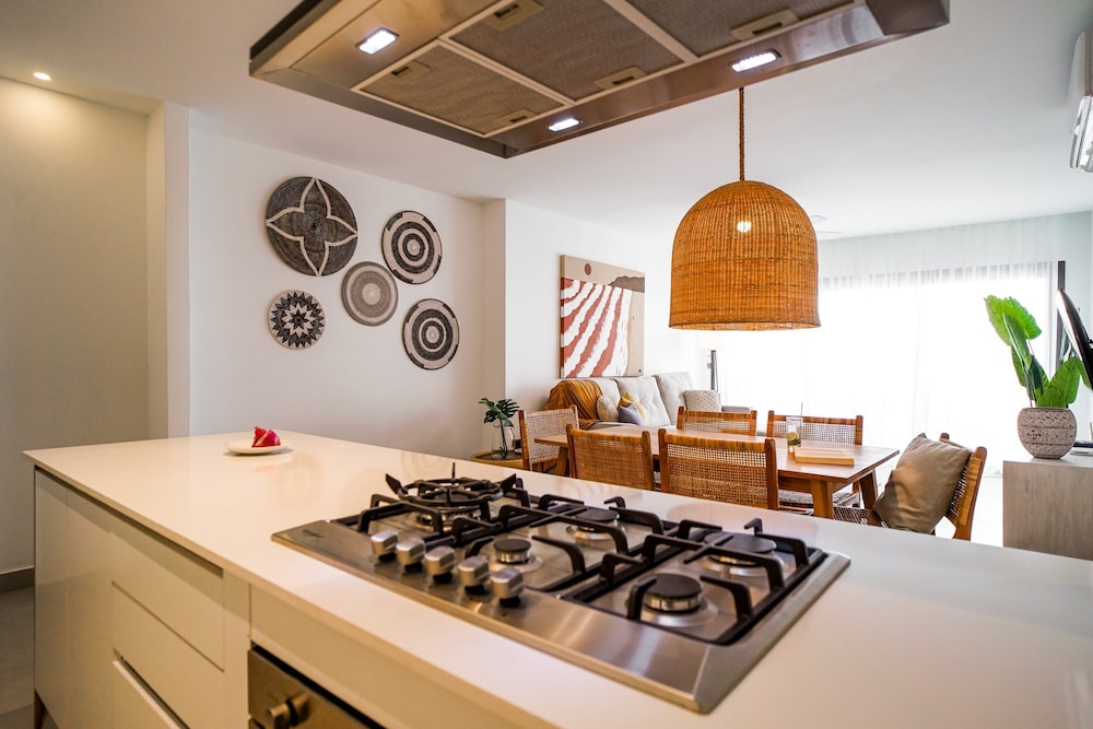 Luxury 3 Bedroom Apartment at the Beach