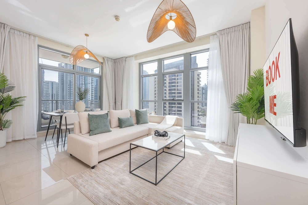 1 Bedroom and Situated Near Burj Khalifa and Dubai Mall