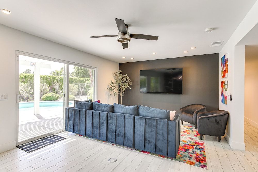 Mtn Views & Outdoor Oasis: Palm Springs Getaway