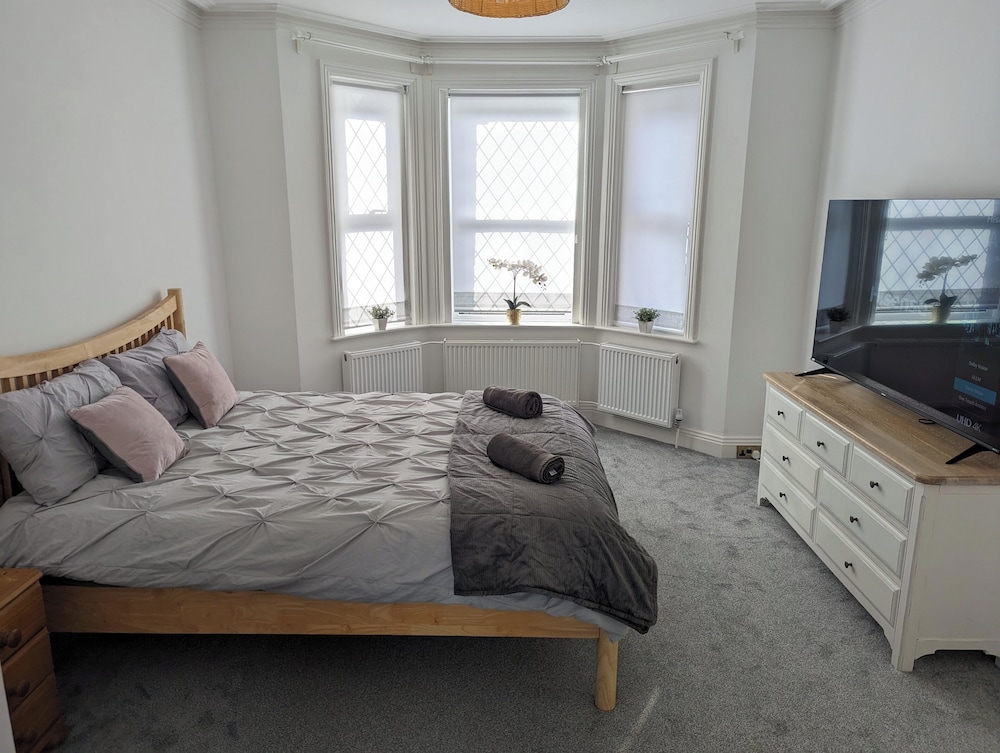 Cosy Bee view 3