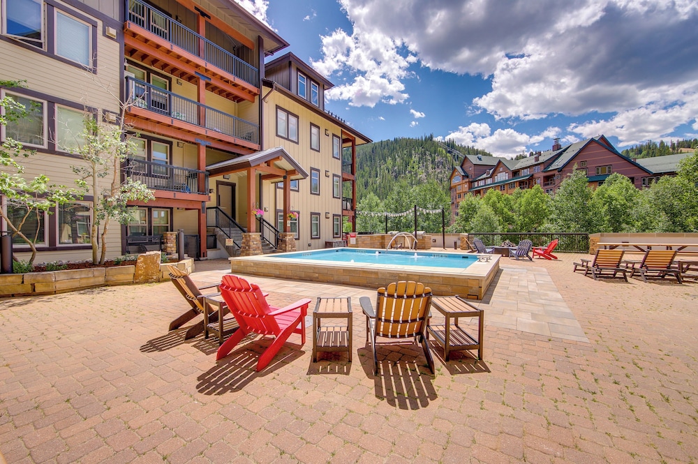 100 Steps to Gondola: Cozy Winter Park Condo!