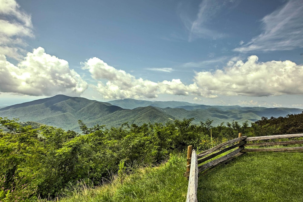 Patio + Pool Access: Wintergreen Resort Getaway!