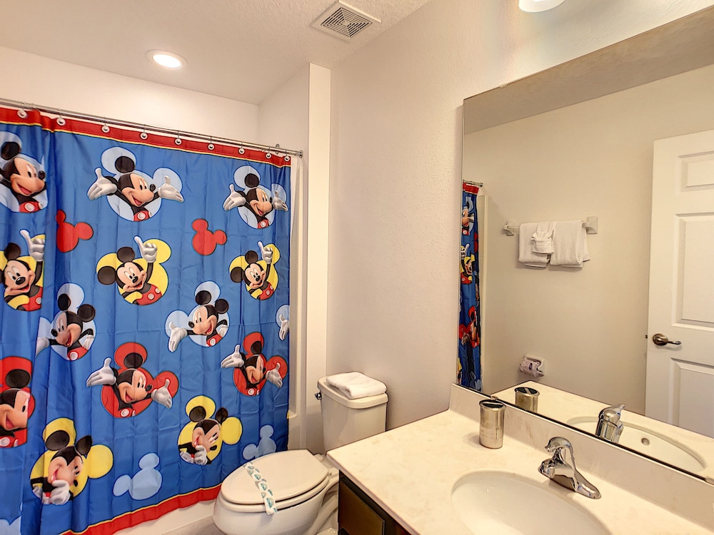 Crofton Villa by Florida Spirit - Image 4