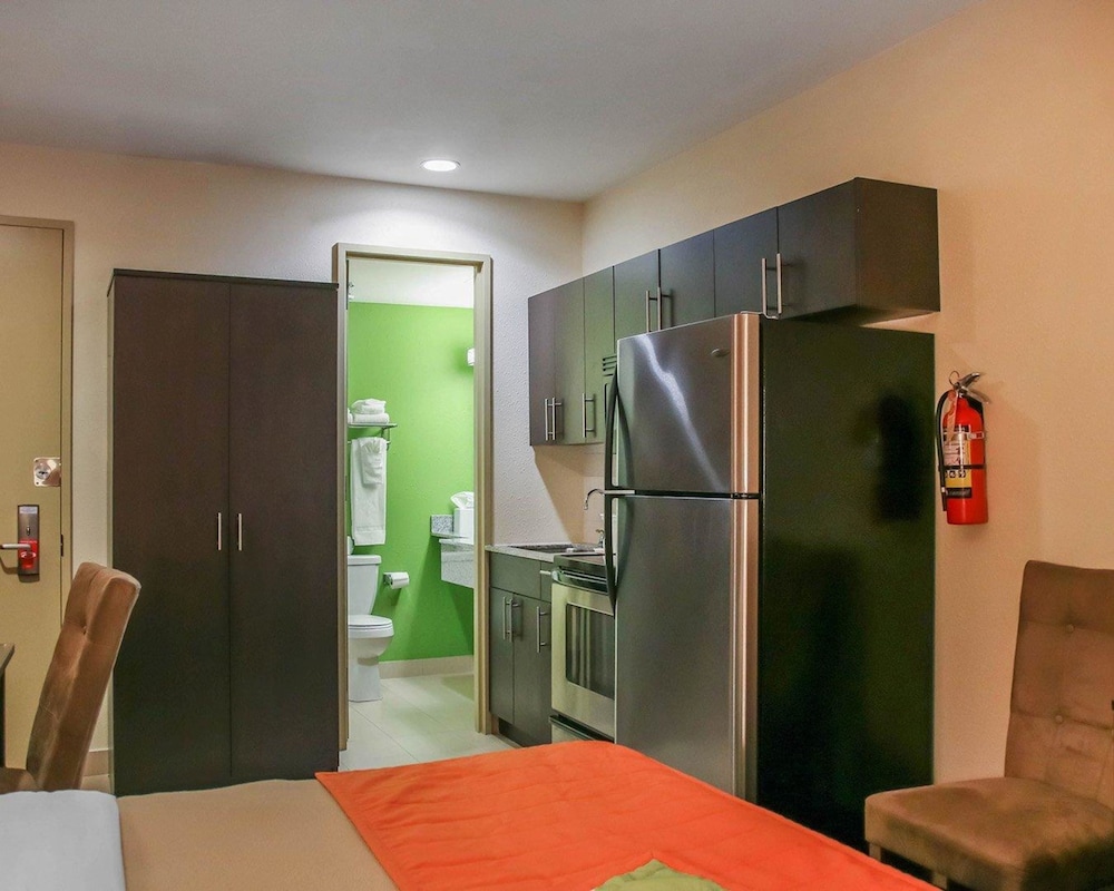 Econo Lodge Winnipeg South