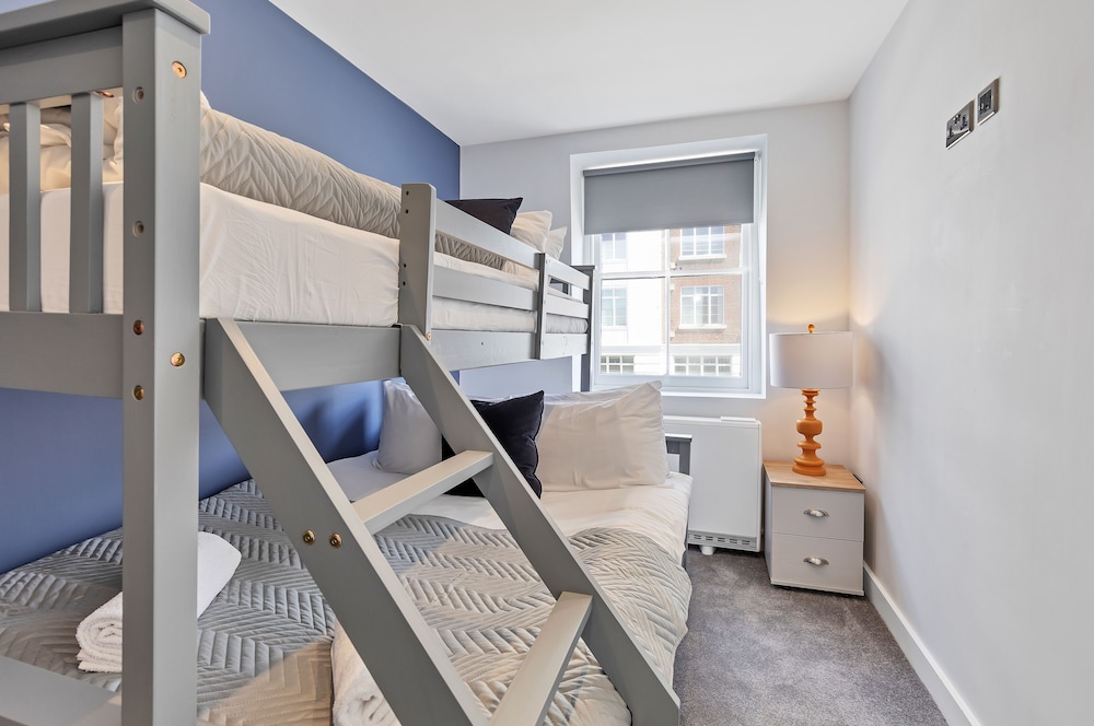 Right On : Bright On Apartment 1F | By My Getaways view 5