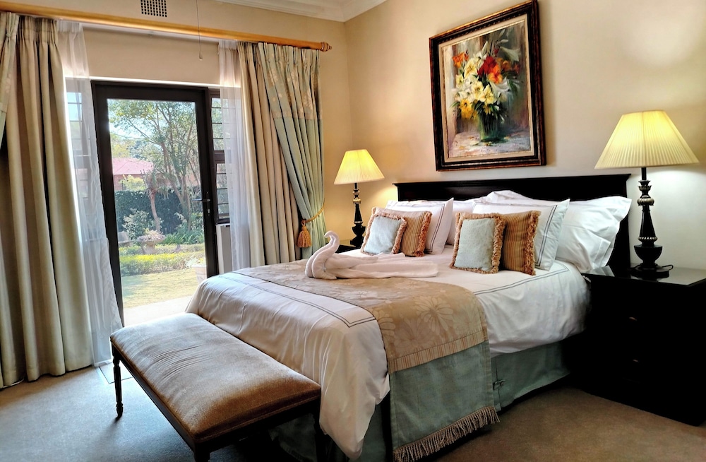 Royal Ridge Guest House and Apartments