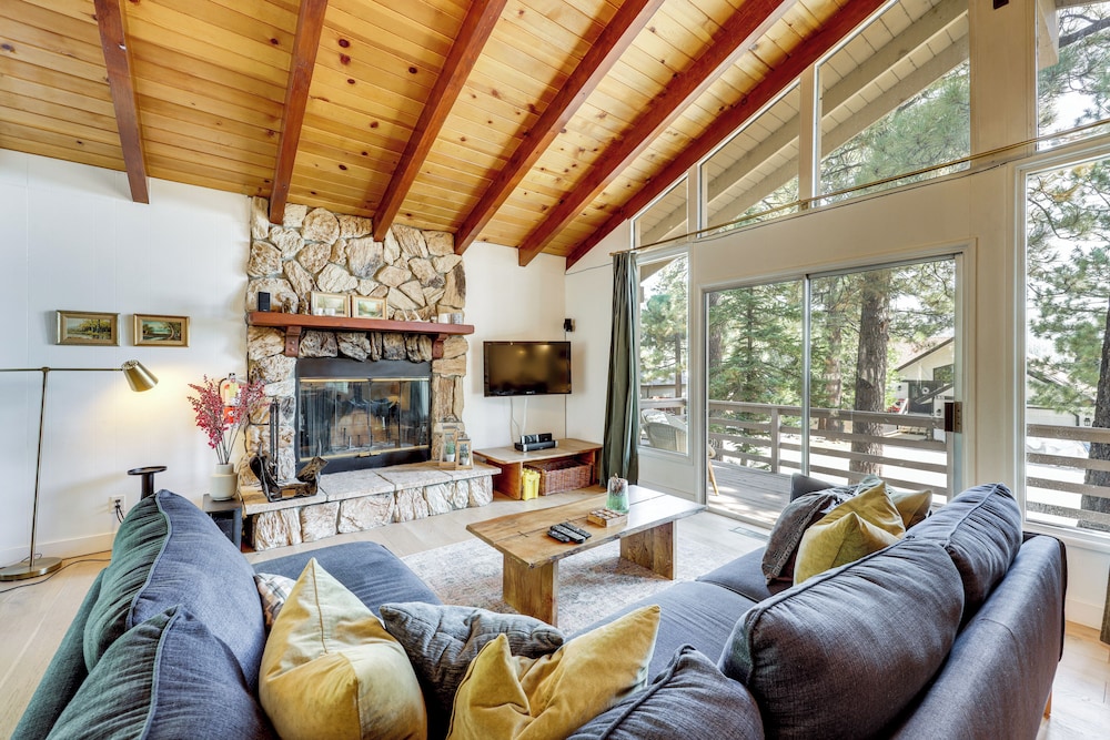 Game Room + Deck: Wooded Big Bear Lake Retreat
