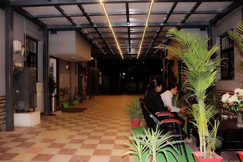 TR'S Edifice - A Luxury Guest House view 3