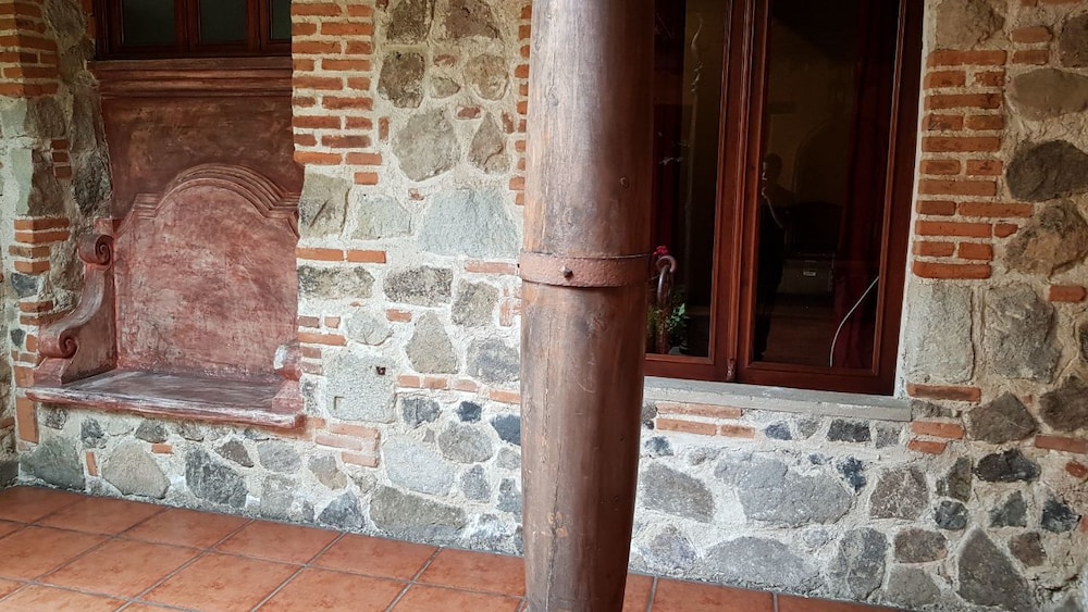 La Casa De La Alameda