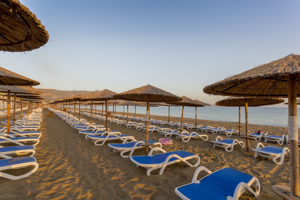 Dessole Dolphin Bay Resort – All Inclusive