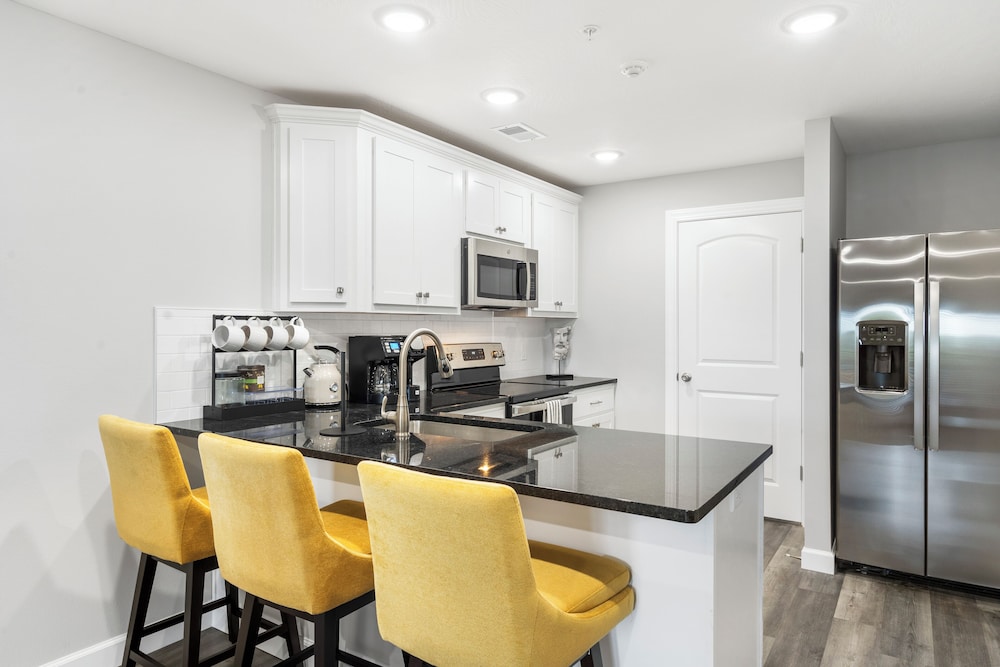 Earl Grey Escape - Chic 3 Bdr!