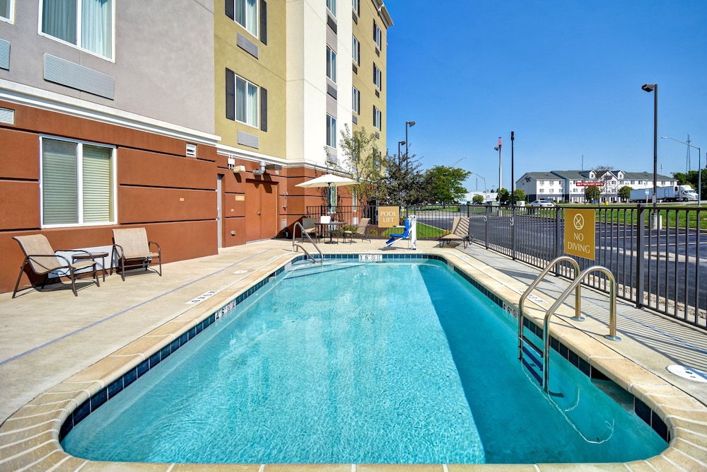Candlewood Suites St. Clairsville by IHG