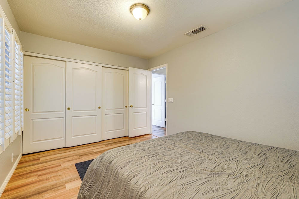 3 Mi to Granite Reef: Spacious Retreat w/ Pool
