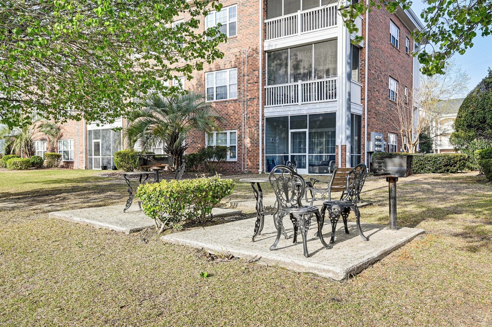 6 Mi to Myrtle Beach Hot Spots: Cozy Condo!