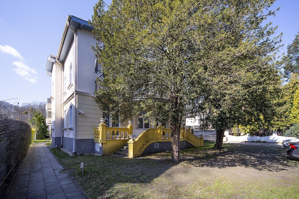 Apartment Secret Garden Sopot by Renters view 2