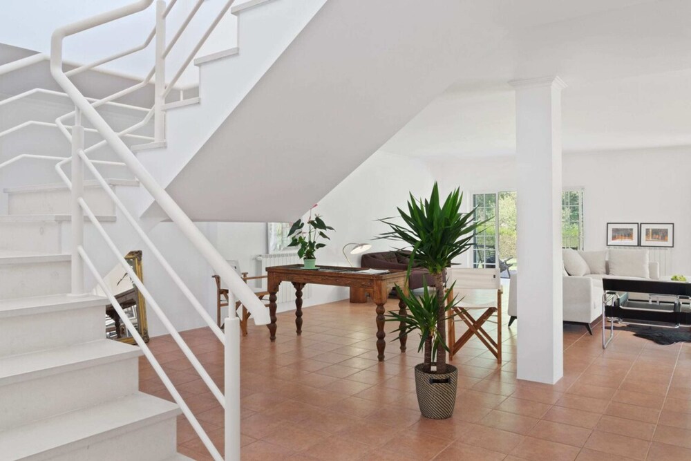 Luxury Golf Villa for 10 w Private Garden & Pool view 2