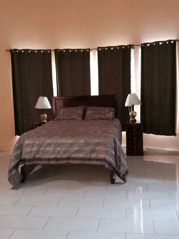 Chancery Hall 3 Bedroom Apartment