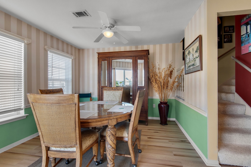 Pelican Point 2 Bedroom Townhouse by RedAwning