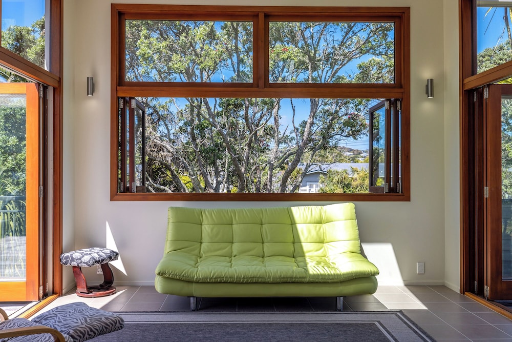 Tikirau Bay Views in Oneroa