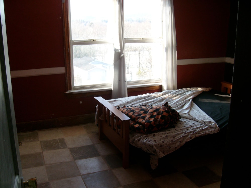 Athens Vacations - Nelsonville Hotel - Hostel - Property Image 2