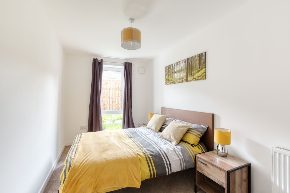 Modern 2 Bed Apartment in Central City view 5