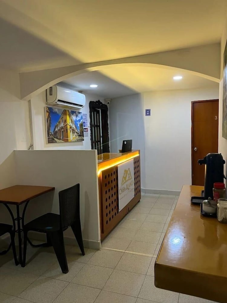 HOTEL CASA BLANCA