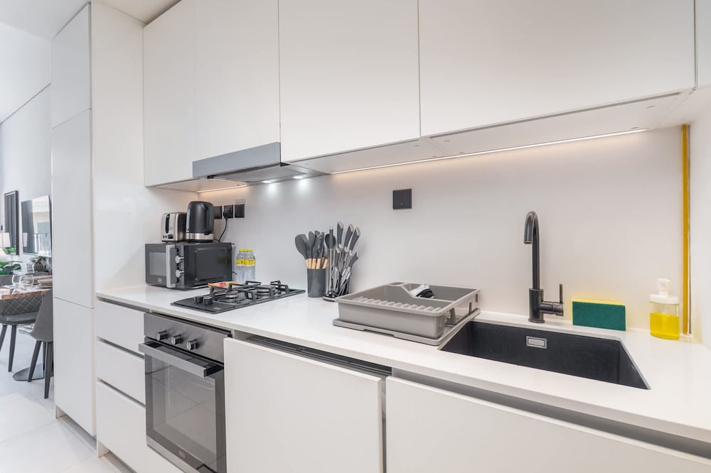 Spacious and Stunning Studio in The Heart of JVC