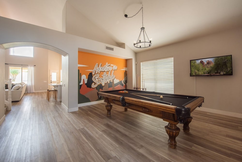 Scottsdale Paradise Poolside With Hot Tub Gym