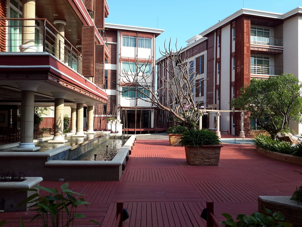 Beachfront Family Penthouse Hua Hin