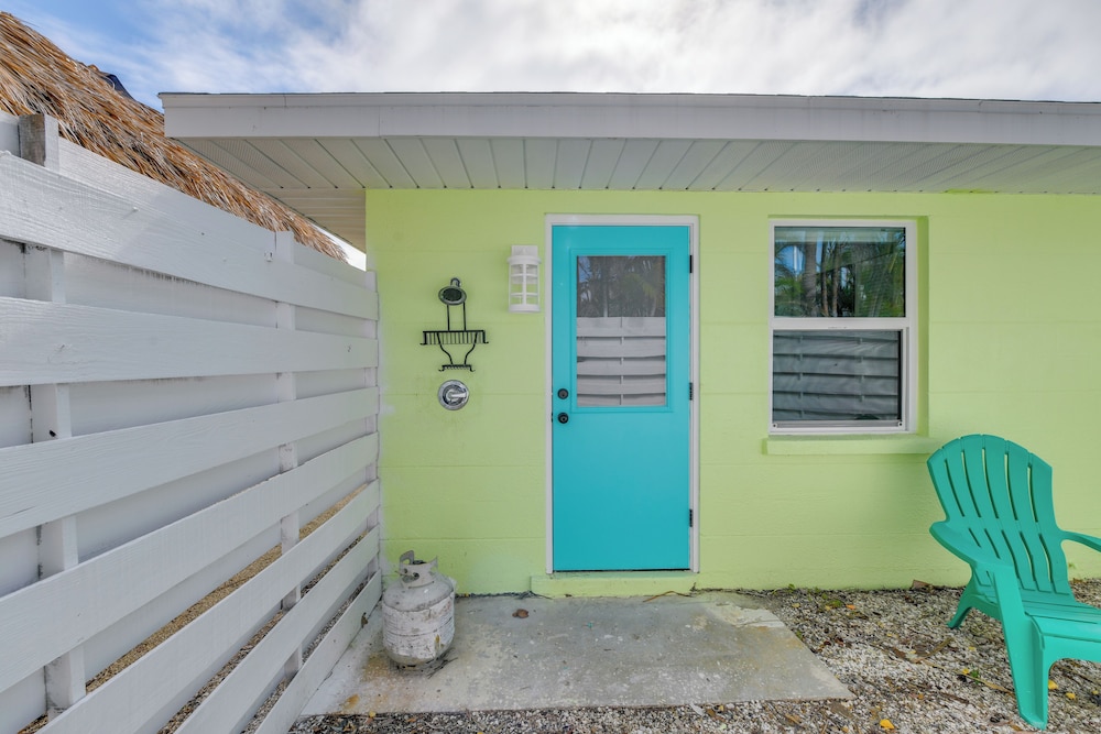 Fish, Swim & Unwind: Anna Maria Apt Steps to Beach