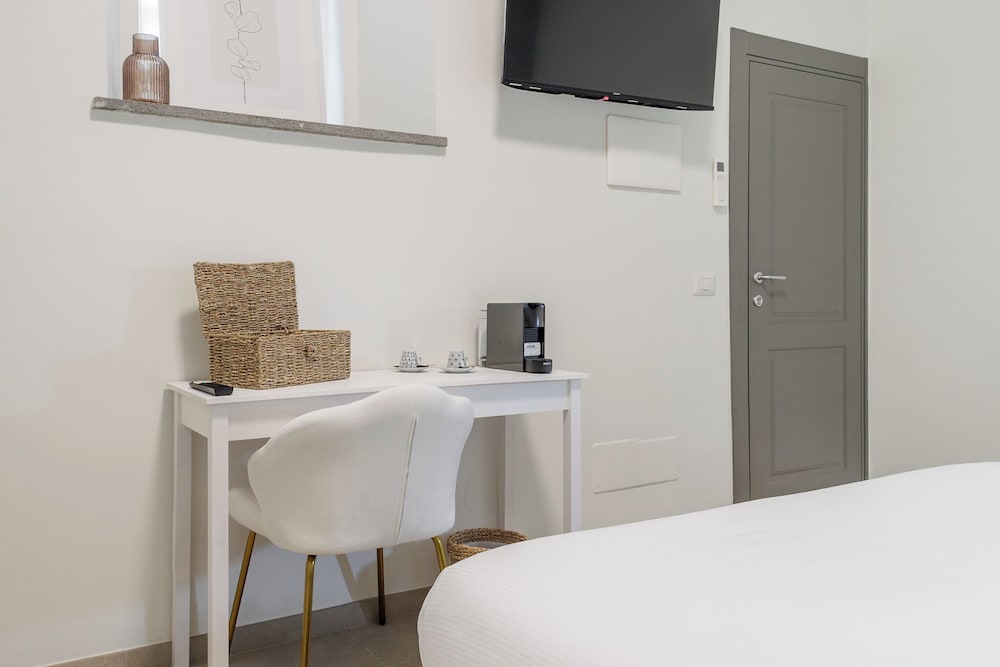 Basco Guest House