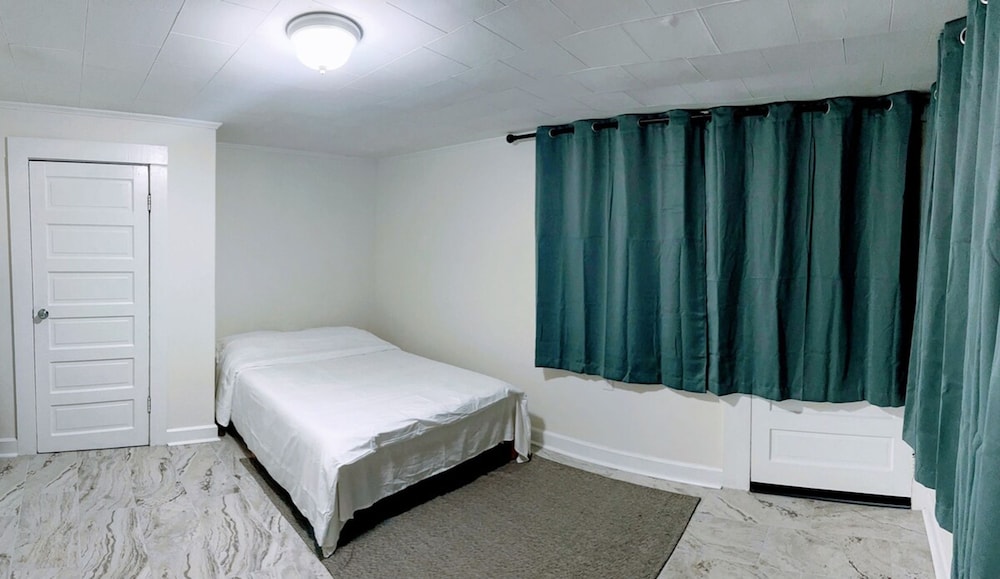 Walk to Duke Campus 3 Bedroom in Trinity Park