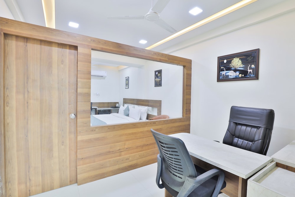 Hotel SR Radhey