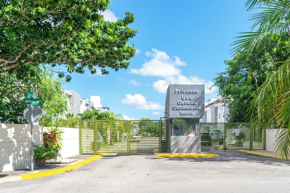 Playa House 4 Bedrooms Pool and More