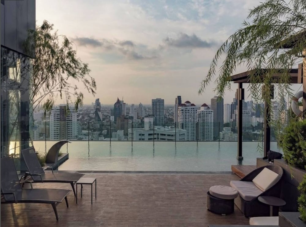 Free Airport Pick Up Rooftop Pool Jacuzzi Gym BTS Emqartier Shopping Mall