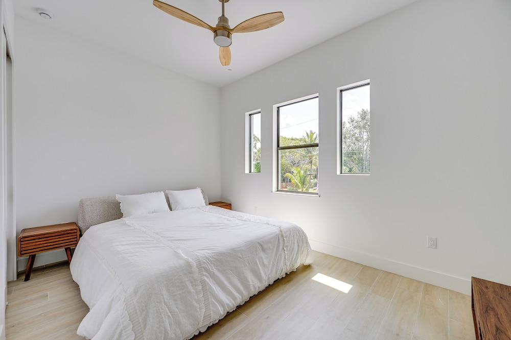 Walk to Celebration Park: Naples Home w/ Pool!