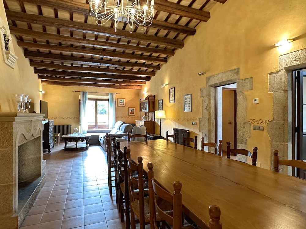 Mas Vilá view 3