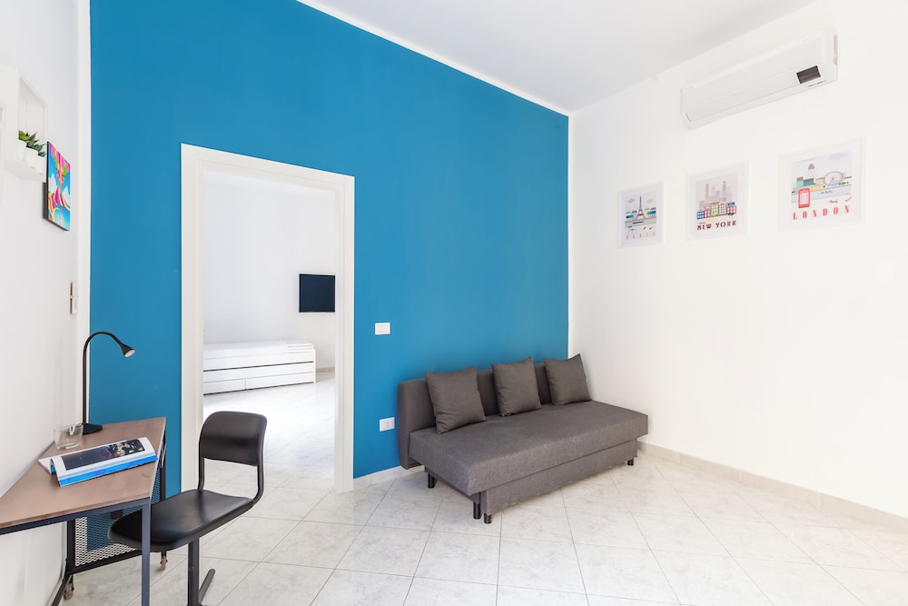 White&Blue Apartment at Sanità by Wonderful Italy