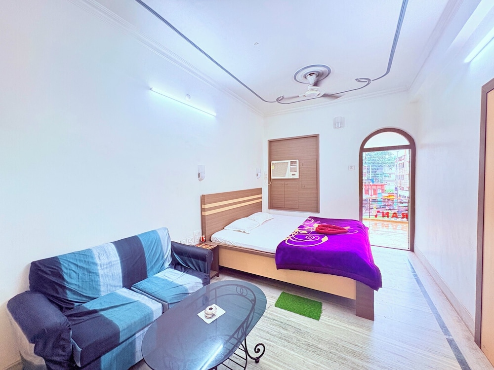 Binapani Hotel & Restaurant Tarapith