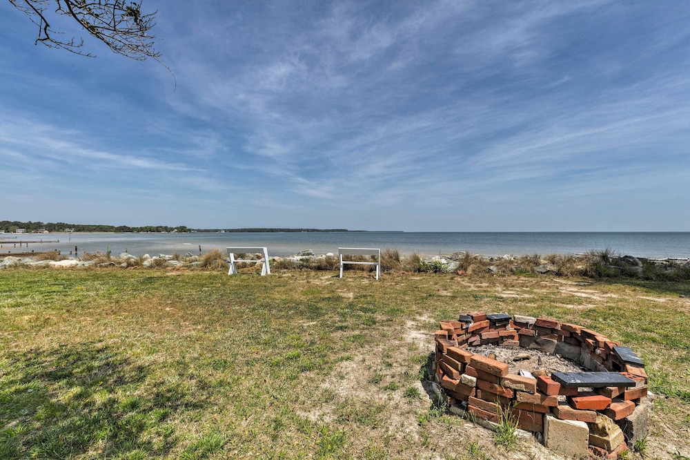 Oceanfront White Stone Cottage w/ Private Beach! view 5