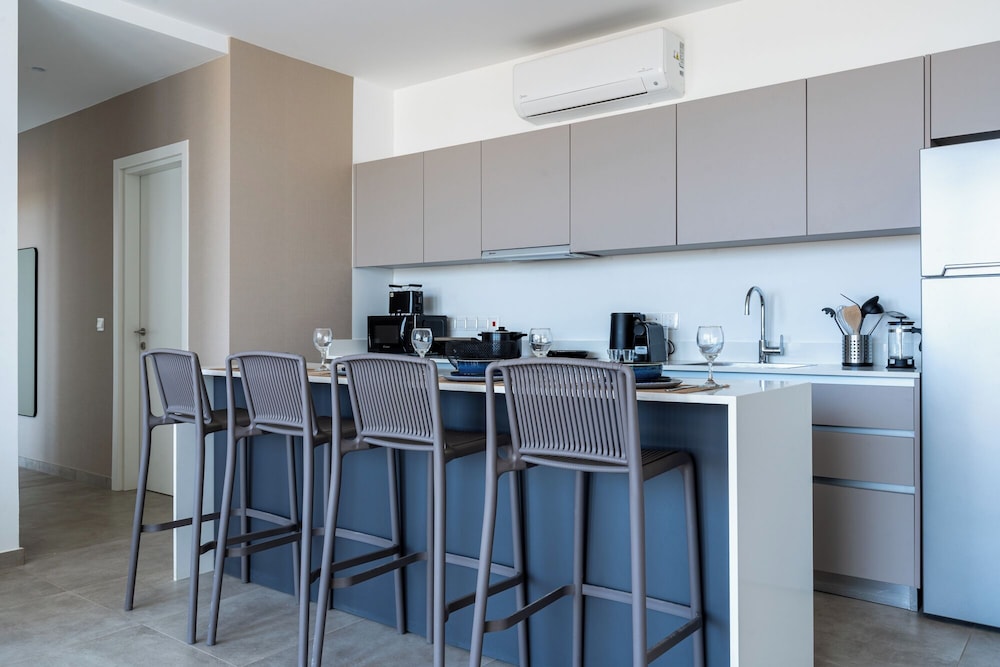 Blu Horizon - Stylish Living with Pool & Balconies in Protaras