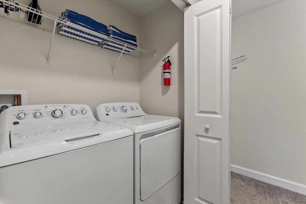 Comfort Stay With Pool Near Attractions