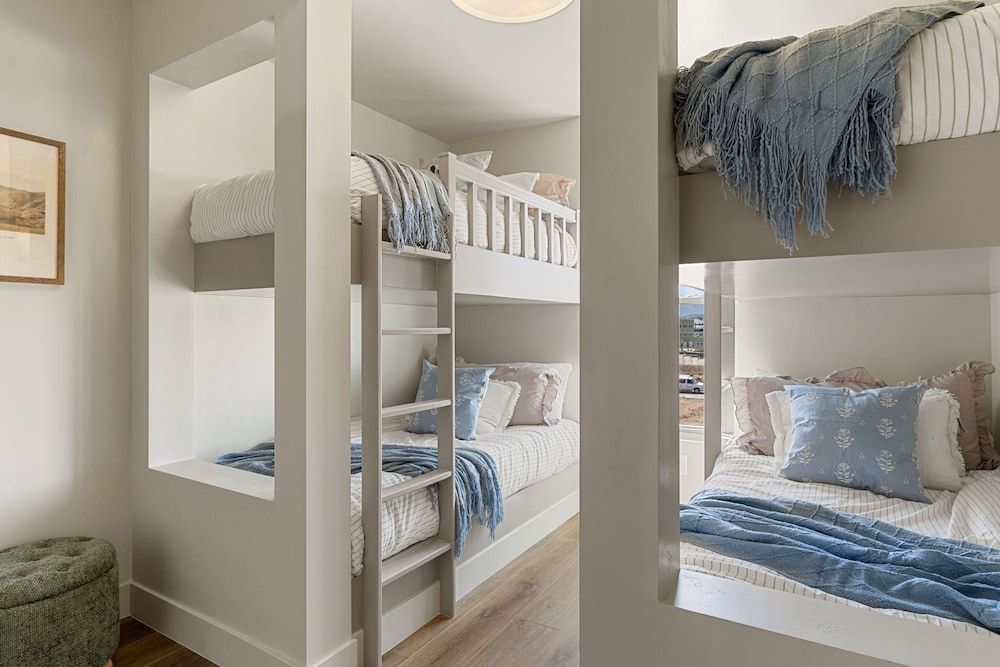 Chateau Bleu 4 Bedroom Townhouse